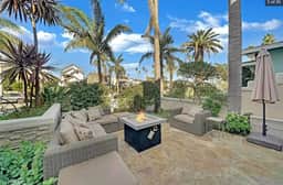 Coastal Charm Gorgeous Beach Estate with roof top - Image 3