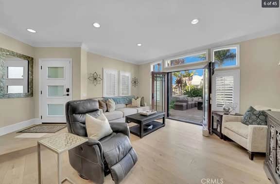 Coastal Charm Gorgeous Beach Estate with roof top - Image 4